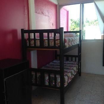 Hostal Plaza إيسلا موخيريس المظهر الخارجي الصورة
