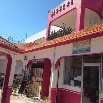 Hostal Plaza إيسلا موخيريس المظهر الخارجي الصورة